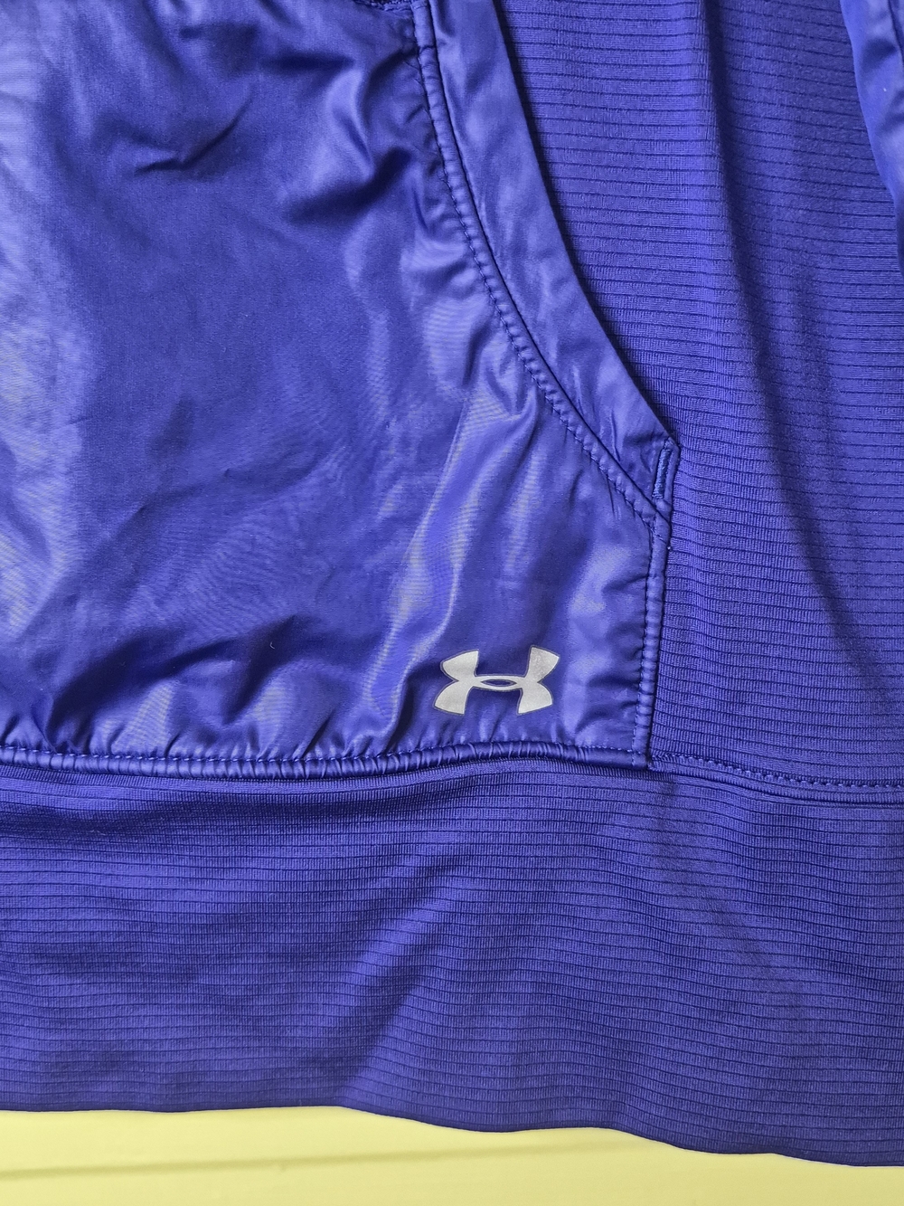Women's Under Armour Cold Gear Run Reflective Hoodie Medium - Picture 7 of 11